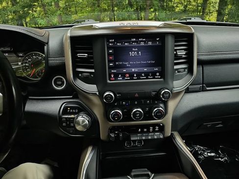 Used 2021 RAM 1500 Laramie AWD/4WD image 14