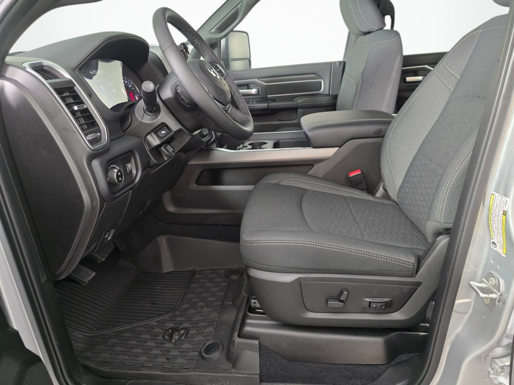 New 2026 RAM 2500 Big Horn AWD/4WD image 18