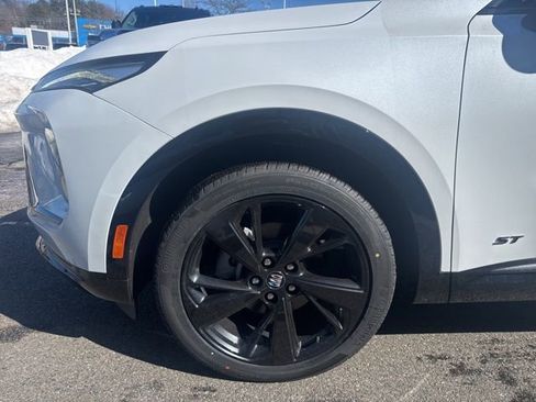 New 2026 Buick Envision Sport Touring image 9