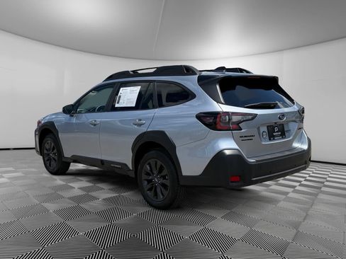 Used 2025 Subaru Outback Onyx Edition AWD/4WD image 3