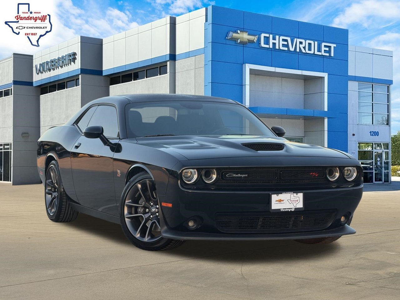 Used 2023 Dodge Challenger R/T Scat Pack RWD image 1