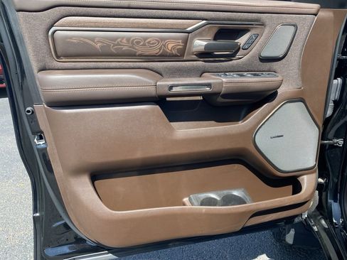 Used 2025 RAM 1500 Limited image 9