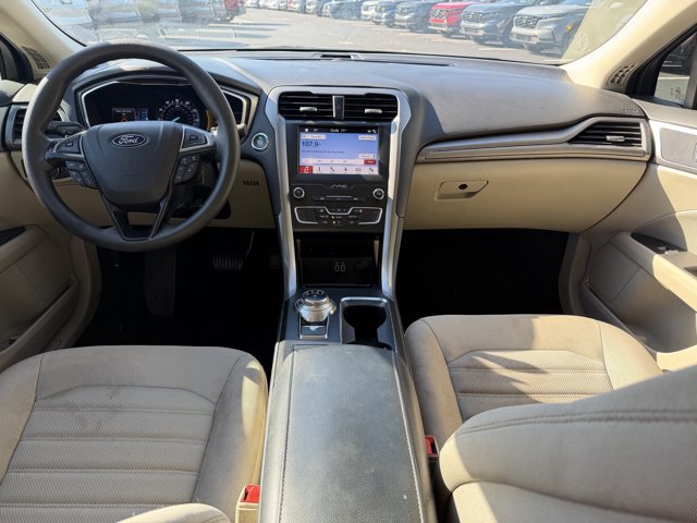 Used 2019 Ford Fusion SE FWD image 26