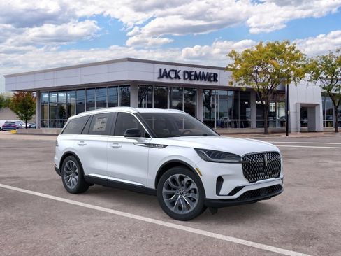 Used 2026 Lincoln Aviator AWD image 7