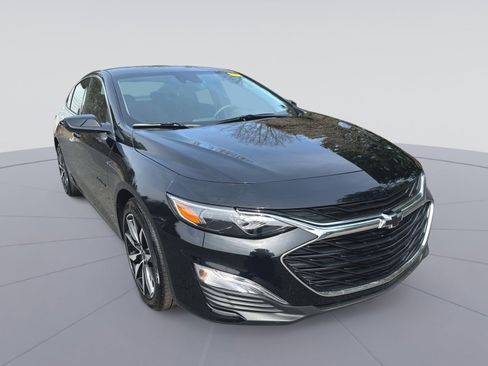 Used 2025 Chevrolet Malibu RS image 3