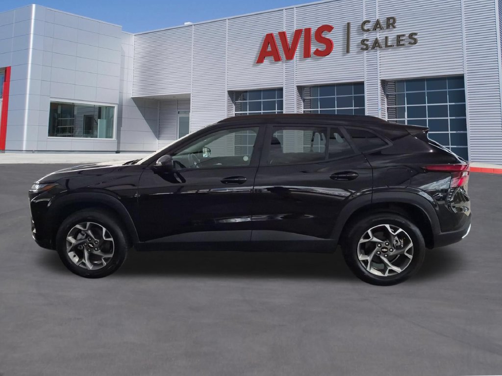 Used 2026 Chevrolet Trax LT FWD image 8