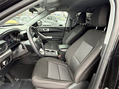 Certified 2023 Ford Explorer XLT image 6