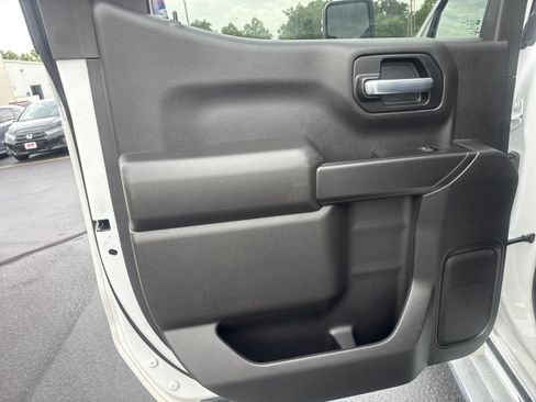 Used 2021 Chevrolet Silverado 1500 Custom w/ Custom Max Trailering Package AWD/4WD image 7