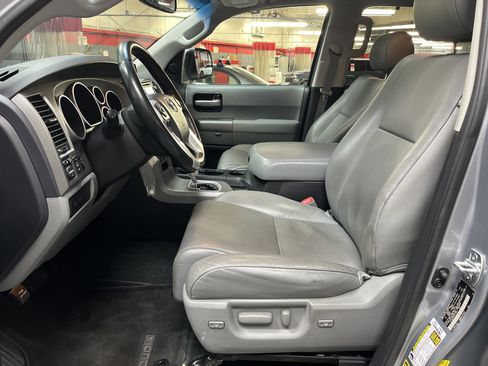 Used 2015 Toyota Sequoia Limited image 18