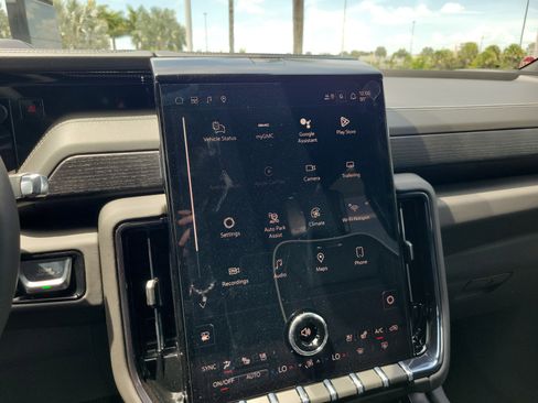 New 2026 GMC Yukon XL AT4 Ultimate AWD/4WD image 11