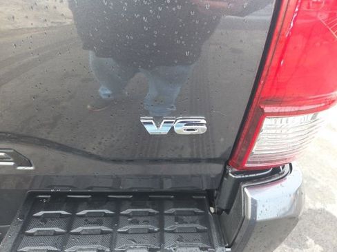 Used 2022 Toyota Tacoma SR image 8