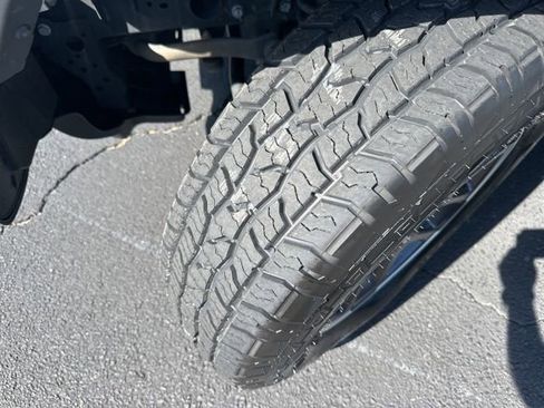 Used 2023 Jeep Gladiator Overland image 28