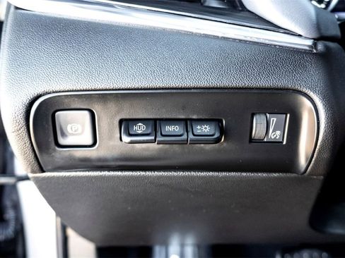 Used 2024 Buick Enclave Premium image 16