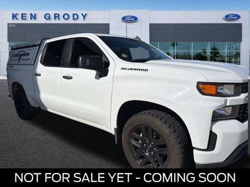 Used 2022 Chevrolet Silverado 1500 Custom w/ LPO, Blackout Package AWD/4WD image 1