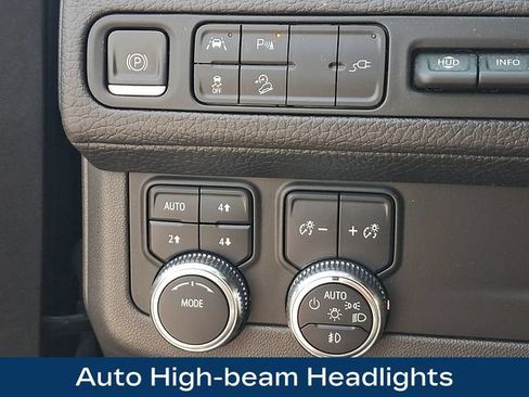 Used 2021 GMC Yukon XL Denali AWD/4WD image 9