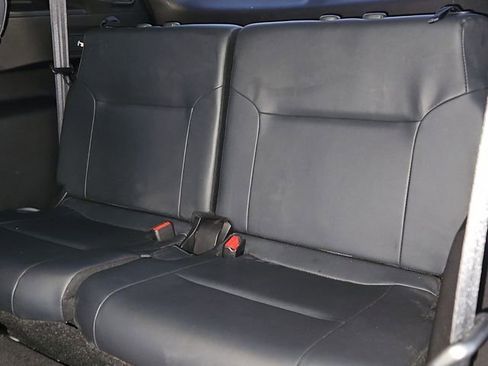 Used 2025 Mitsubishi Outlander SE image 12