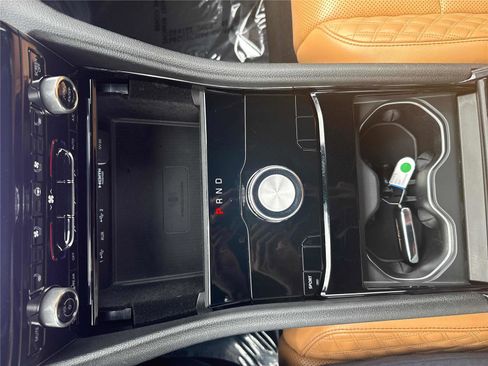Used 2022 Jeep Grand Cherokee Summit w/ Luxury Tech Group V RWD image 20