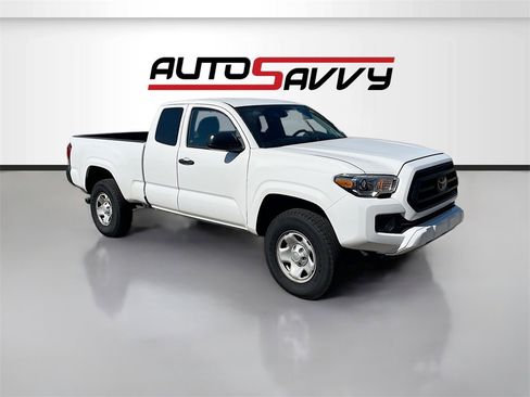 Used 2022 Toyota Tacoma SR image 1
