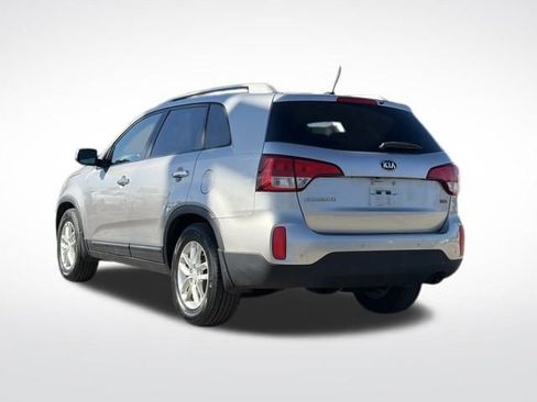 Used 2015 Kia Sorento LX image 24