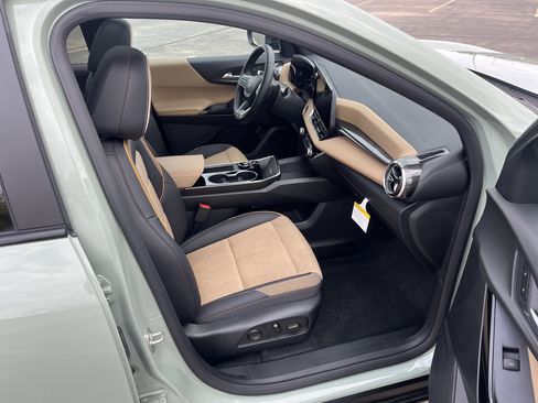 Used 2026 Chevrolet Equinox ACTIV w/ Convenience Package III AWD/4WD image 15
