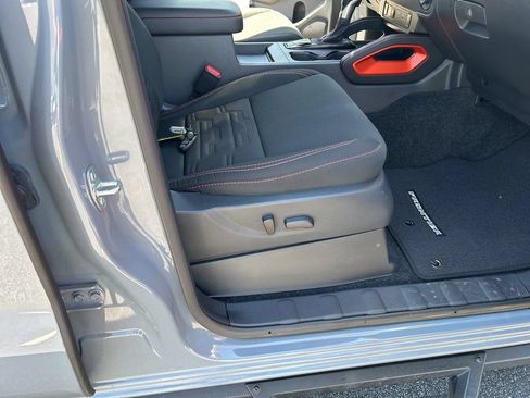 Certified 2025 Nissan Frontier Pro-X RWD image 27