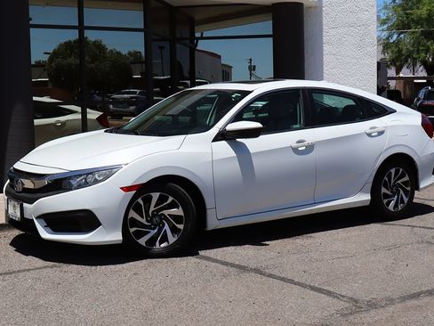 Used 2018 Honda Civic EX image 3