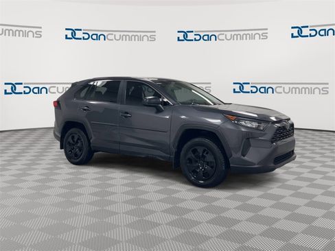 Used 2022 Toyota RAV4 LE image 2