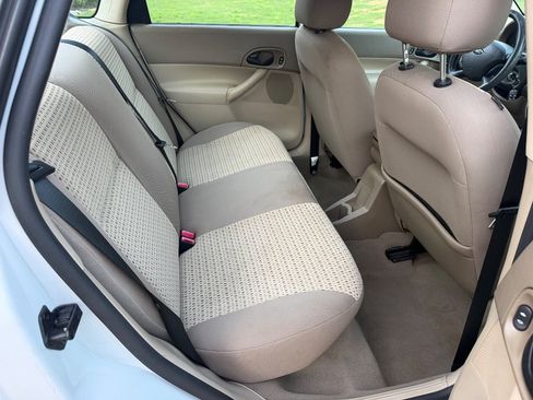 Used 2007 Ford Focus SE FWD image 19