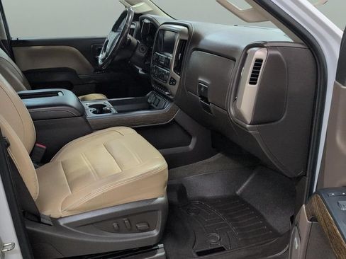 Used 2018 GMC Sierra 2500 Denali AWD/4WD image 26