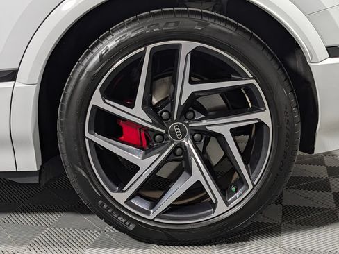 Used 2025 Audi SQ6 e-tron Prestige AWD/4WD image 25
