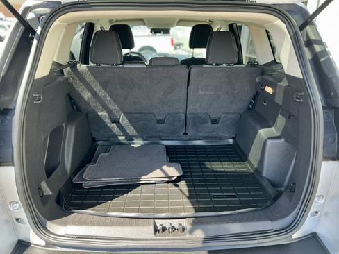 Used 2017 Ford Escape SE w/ Equipment Group 201A FWD image 7