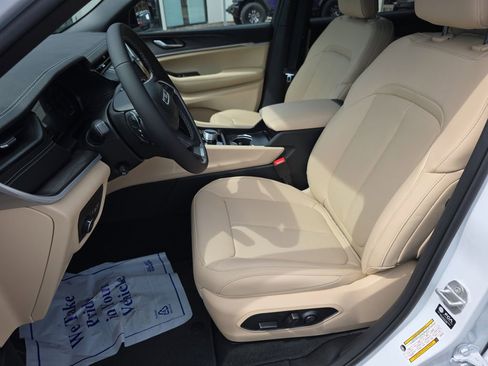 New 2026 Jeep Grand Cherokee L Limited w/ Luxury Tech Group II RWD image 12