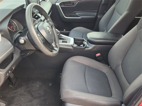 Used 2021 Toyota RAV4 LE image 11