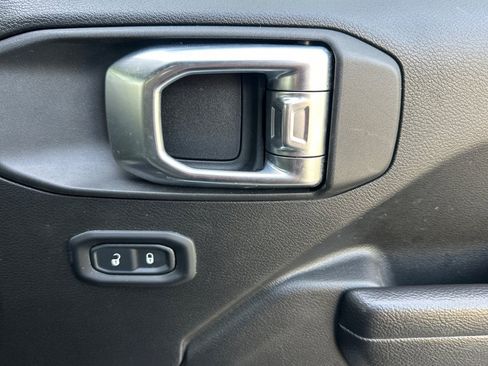 Used 2024 Jeep Wrangler Unlimited AWD/4WD image 20