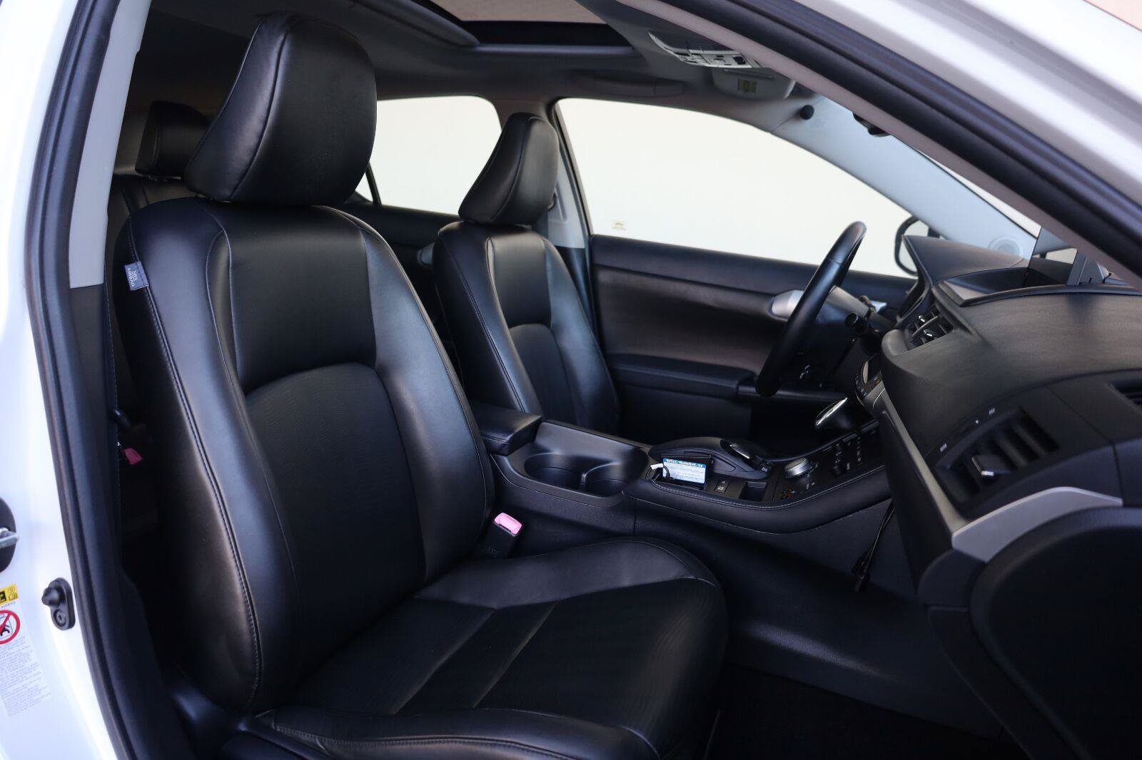 Used 2011 Lexus CT 200h Premium w/ Premium Audio Pkg FWD image 29