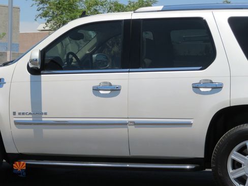 Used 2008 Cadillac Escalade AWD image 16
