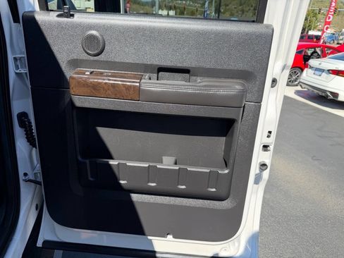 Used 2016 Ford F250 Platinum w/ Platinum Package image 26