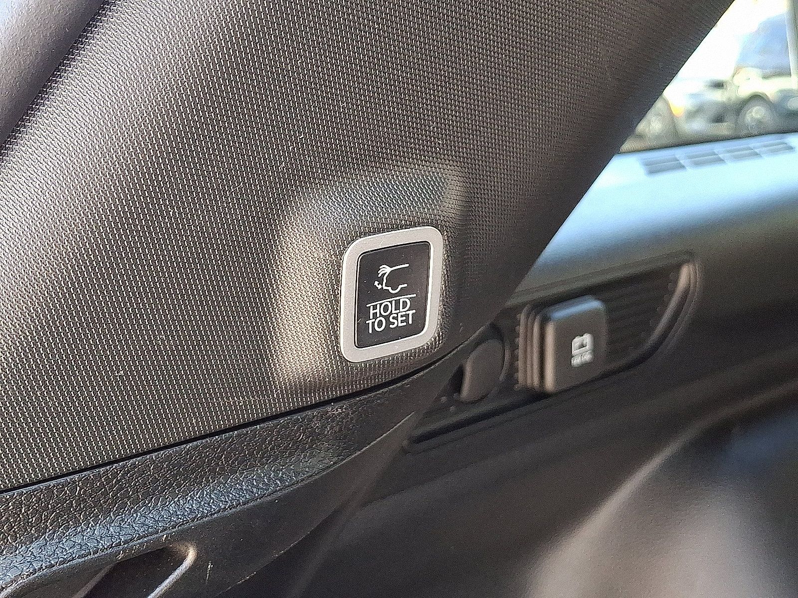 Certified 2023 Jeep Grand Cherokee Limited AWD/4WD image 31