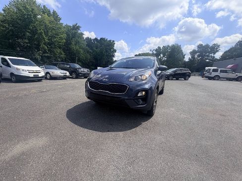 Used 2022 Kia Sportage LX AWD/4WD image 2