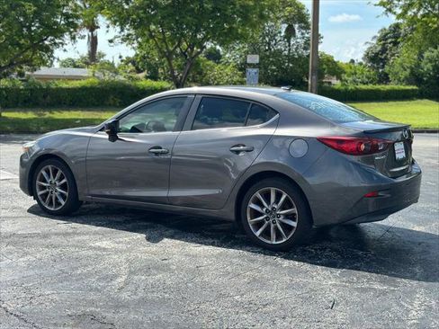 Used 2018 MAZDA MAZDA3 Touring FWD image 6