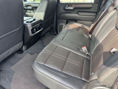 Used 2024 Chevrolet Silverado 3500 High Country w/ Technology Package image 16