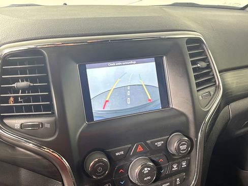 Used 2021 Jeep Grand Cherokee Freedom Edition RWD image 19