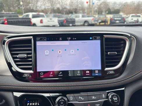 New 2026 Chrysler Pacifica Pinnacle image 20