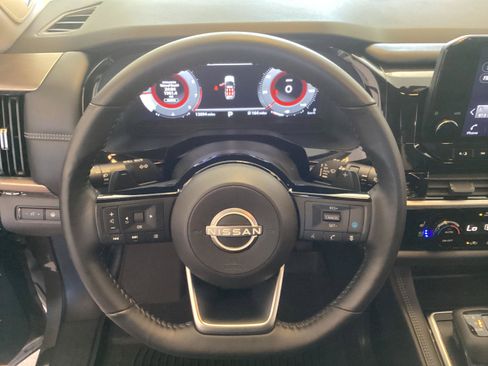 Certified 2025 Nissan Pathfinder Platinum w/ Cargo Package AWD/4WD image 12