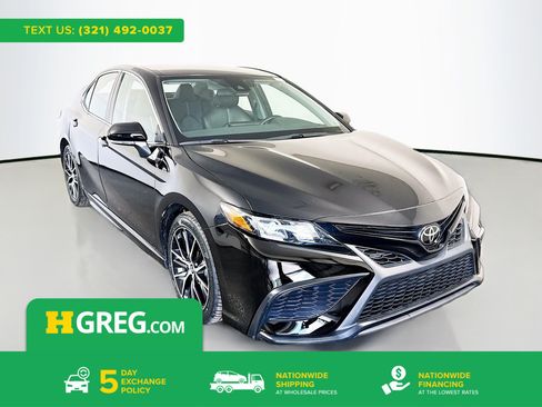 Used 2024 Toyota Camry SE FWD image 1