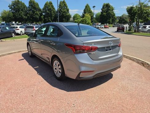 Used 2022 Hyundai Accent SE FWD image 3