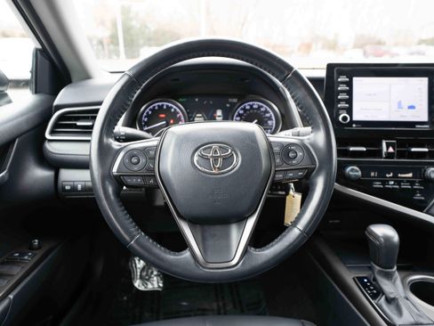 Used 2021 Toyota Camry SE w/ Cold Weather Package image 21