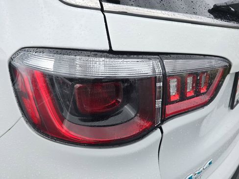 Used 2022 Jeep Compass Latitude image 34