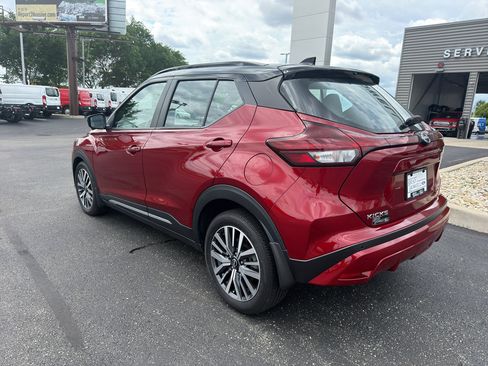 Used 2023 Nissan Kicks SR w/ SR Premium Package FWD image 8