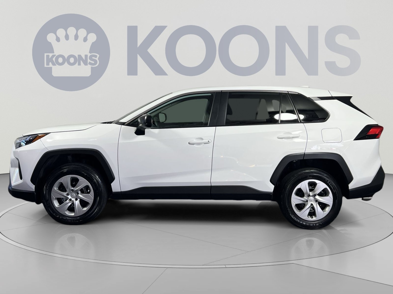 Used 2025 Toyota RAV4 LE AWD/4WD image 2